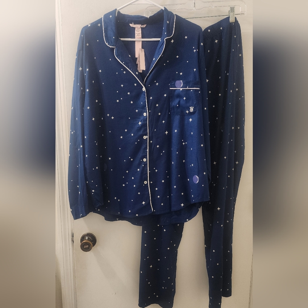 New Victoria Secret Starry‎ Night Pajama Set, Size XXL, Blue Navy.